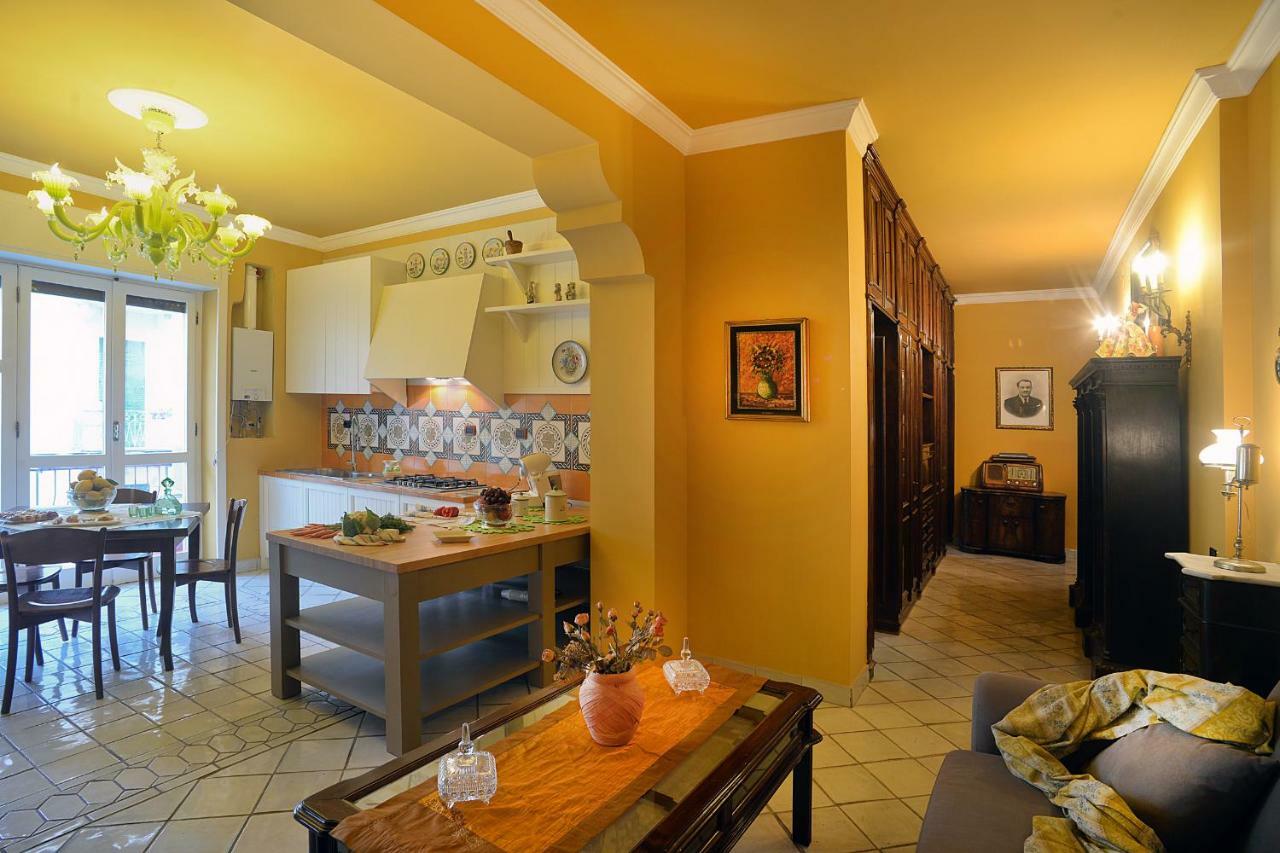 Donna Filomena Casa Vacanza Di Charme サレルノ エクステリア 写真